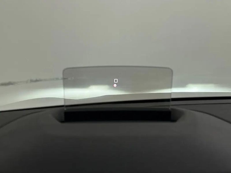 Citroën ë-C4 X 100kW 50kWh SHINE Panorama DPH - fotka 7 z 10