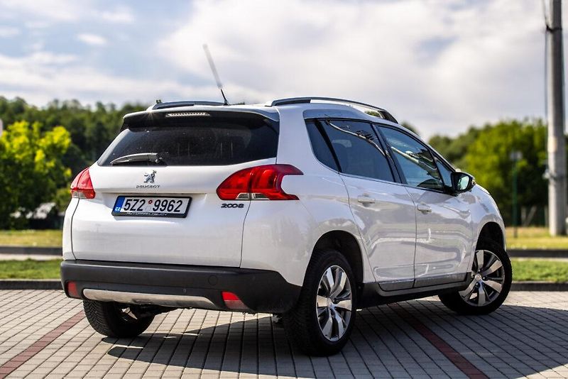 Peugeot 2008 (2014) 1.2 PureTech (60kW) - fotka 3 z 18