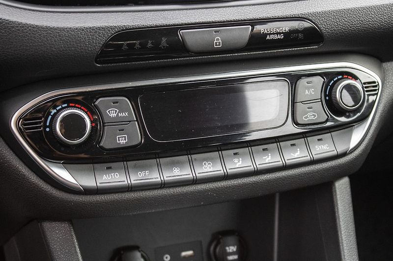 Hyundai i30 - fotka 18 z 33