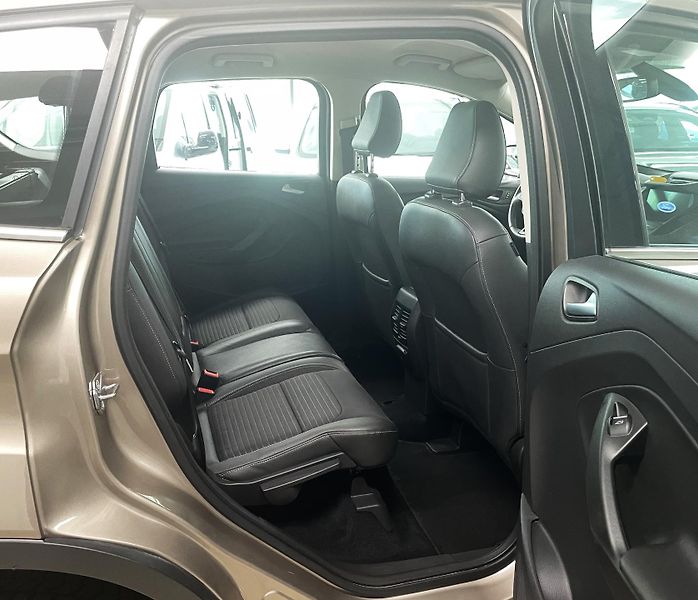 Ford Kuga Titanium 1,5Eoboost, ČR, 1.MAJ - fotka 12 z 27