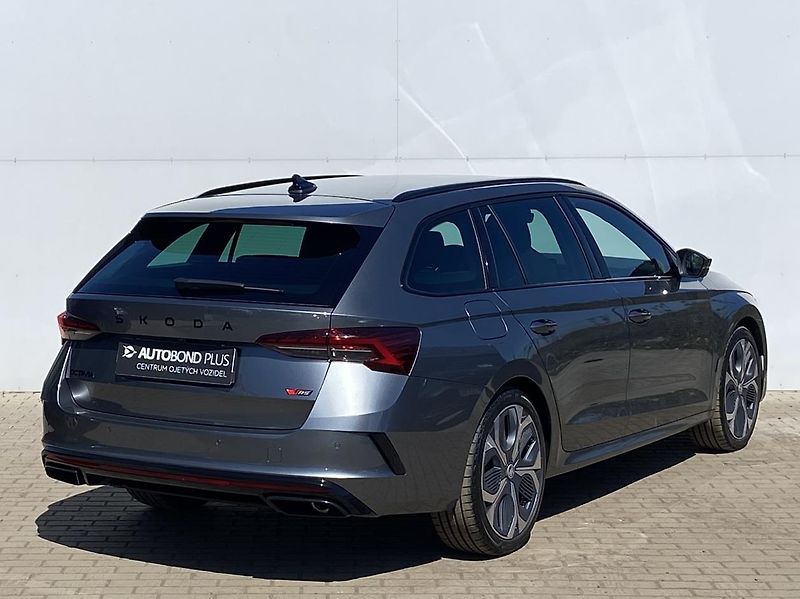Škoda Octavia 2.0 TSI DSG / 195 kW RS - fotka 2 z 26