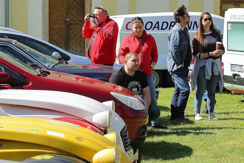 Jarní koulení - sraz automobilů a příznivců značky Citroën na zámku ve Svojšíně na Tachovsku.