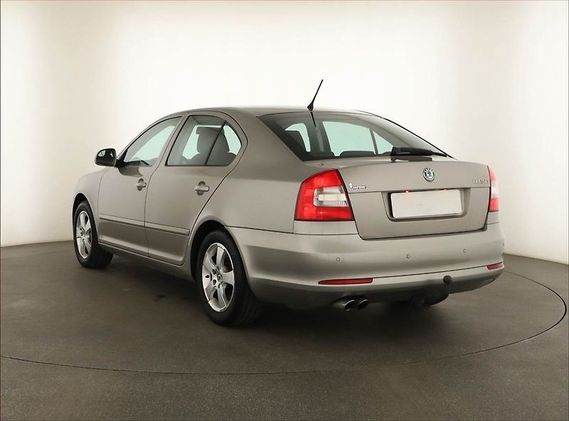 Škoda Octavia (2012) 1.4 TSI, Serv.kniha, Xenony - fotka 4 z 15