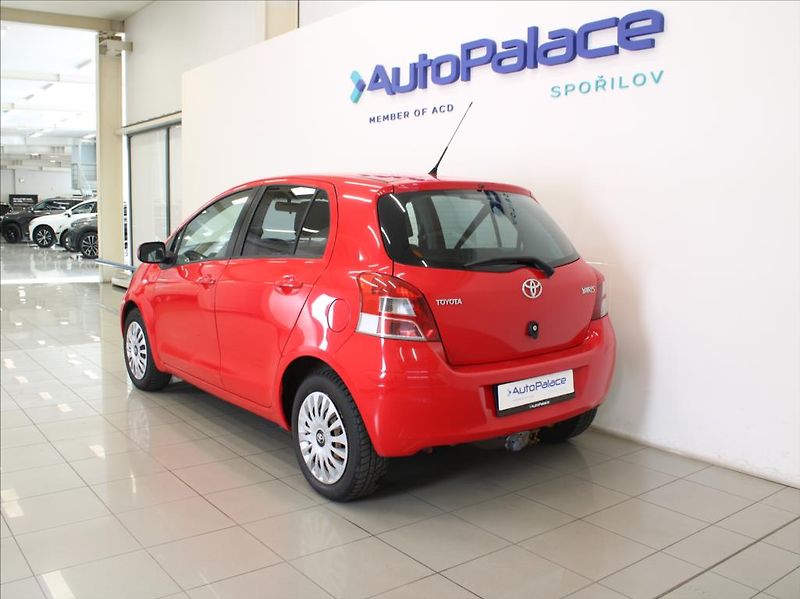 Toyota Yaris 1,3 i 73kW 2.maj.ČR STK - fotka 3 z 16