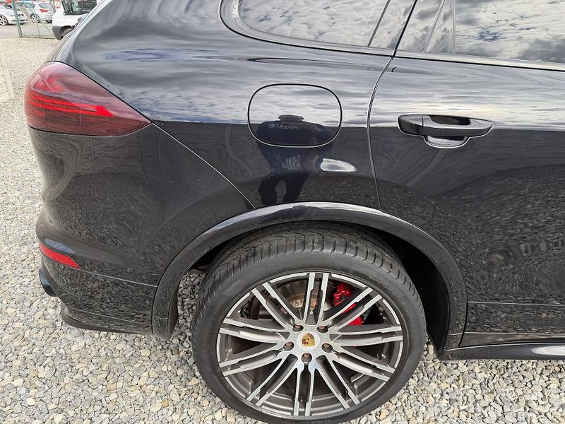 Porsche Cayenne 3.0TDI V6 265PS 4x4 GTS PAKET! - fotka 49 z 159