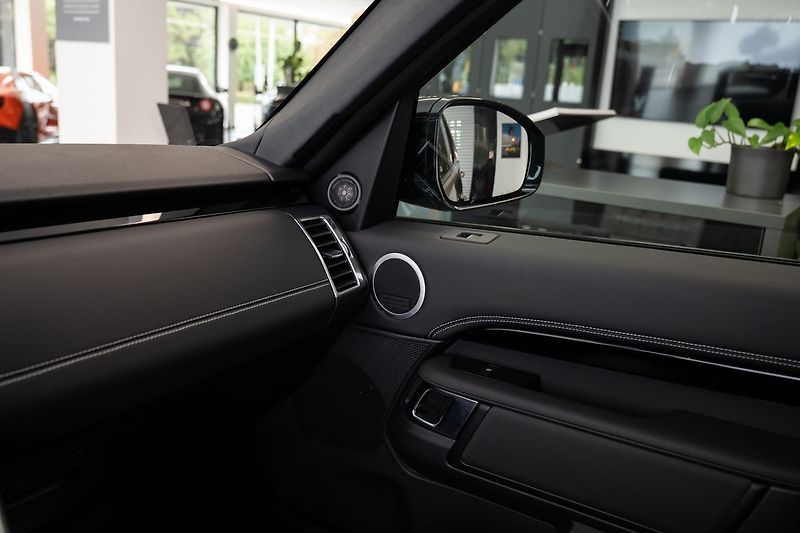 Land Rover Discovery D300 SE Approved/7 míst/ - fotka 20 z 27