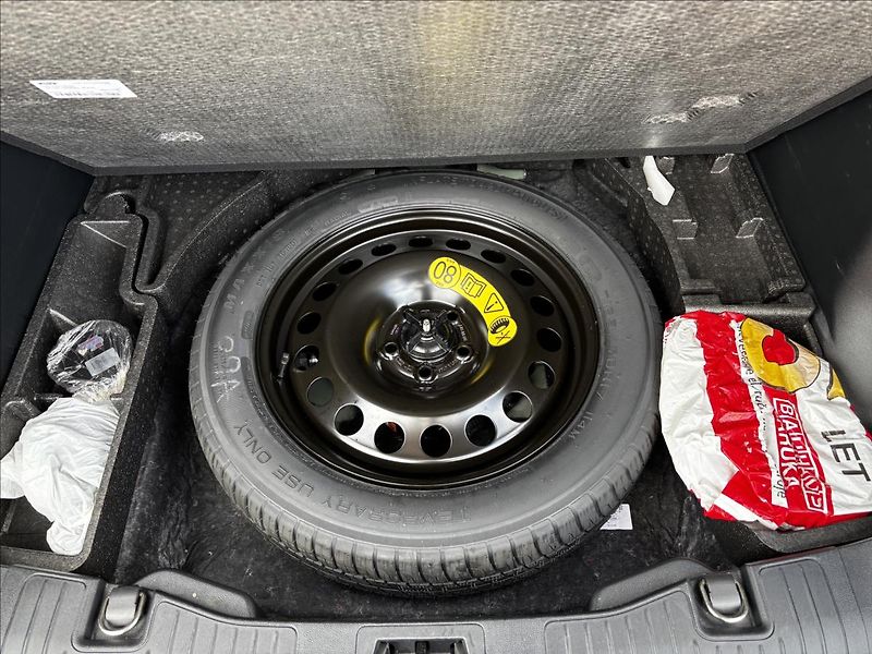 Ford Kuga 2,5 HEV 132kW Titanium - fotka 13 z 33