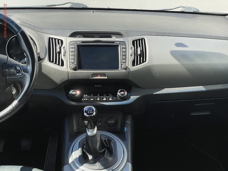 Kia Sportage (2014) 1.7 CRDi, Premium, panor - fotka 9 z 18