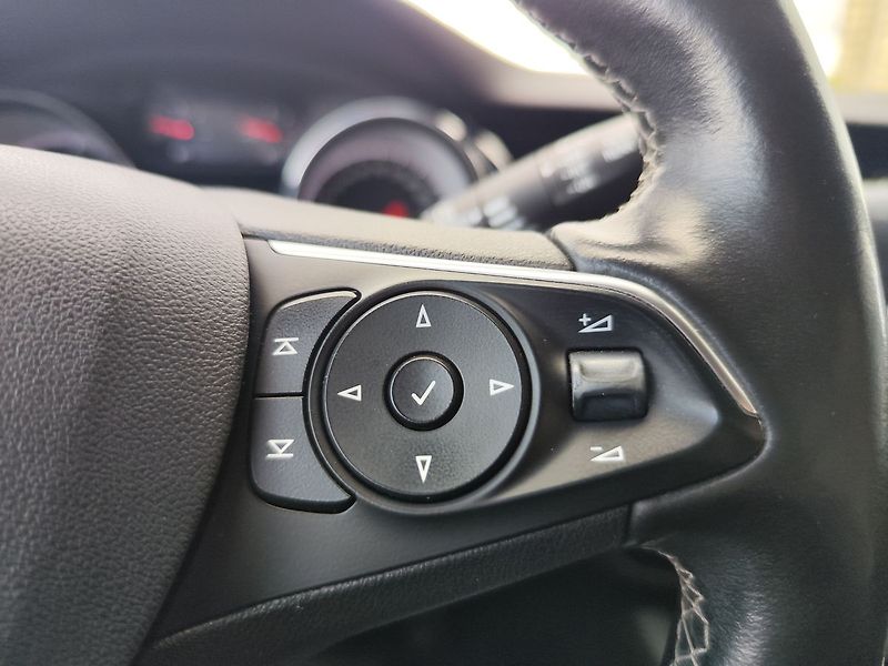 Opel Insignia 2.0 CDTi/125kW Inovation AT - fotka 23 z 34