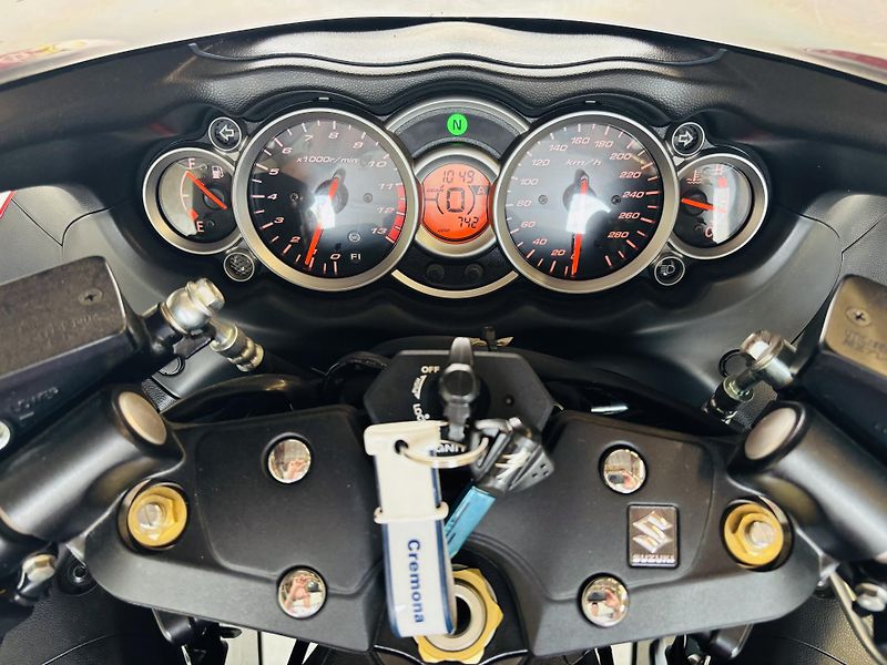 Suzuki GSX 1300 R Hayabusa (2016) 1300 , 145kW, 1majitel - fotka 7 z 7