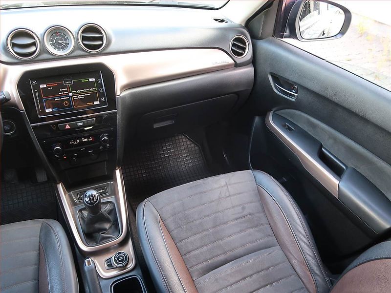 Suzuki Vitara (2017) Elegance 1.6 VVT, 4X4 - fotka 8 z 18
