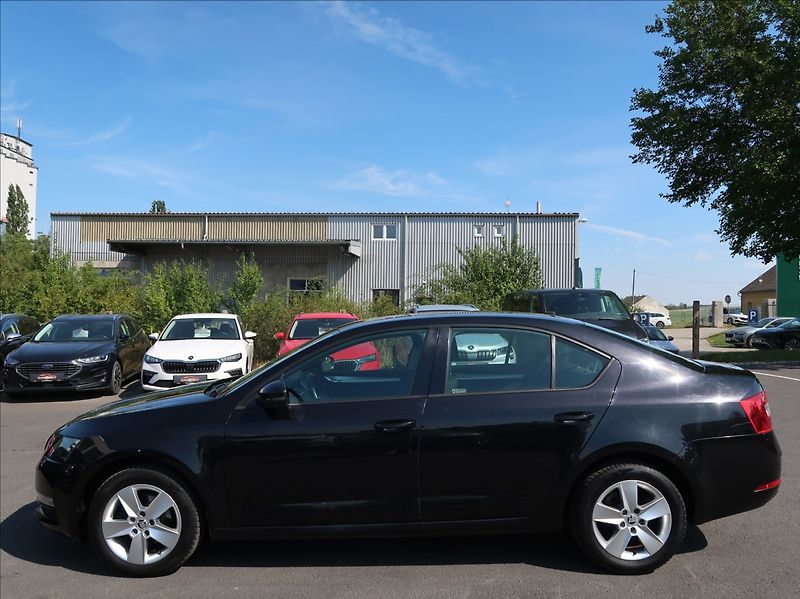 Škoda Octavia 1,6 TDi,85kW,1majČR,tempomat - fotka 6 z 24