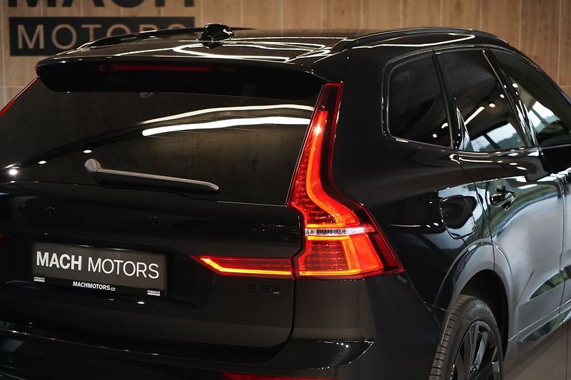 Volvo XC60 B5 Plus Black Edition, 360° - fotka 9 z 44