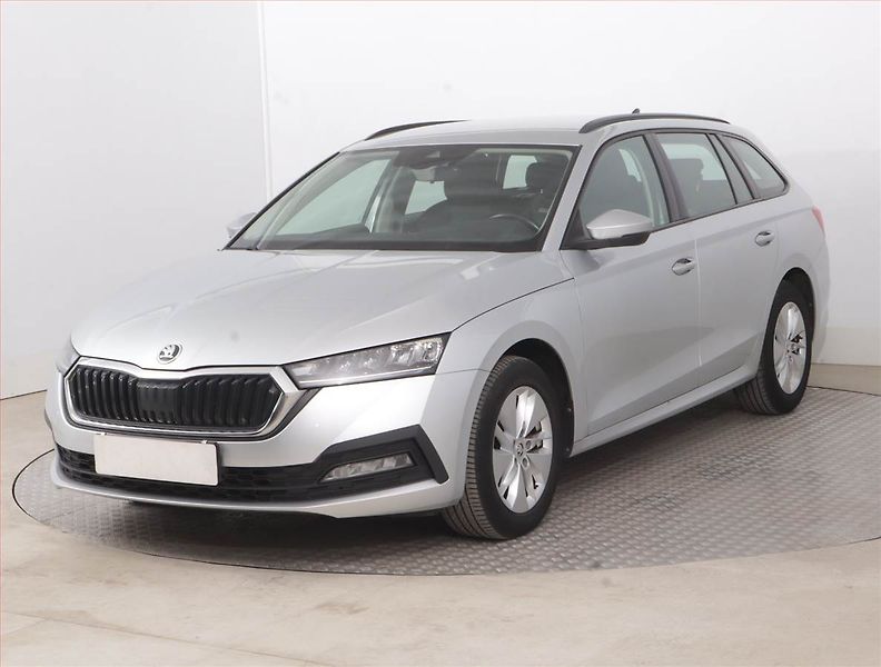 Škoda Octavia (2022) Ambition 2.0 TDI, ČR,1.maj - fotka 2 z 14