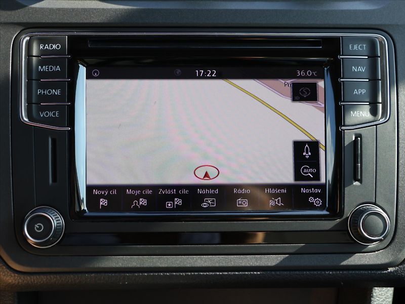 Volkswagen Caddy 2,0 TDI 75kW DSG Maxi Navi - fotka 20 z 31