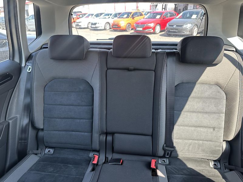 Volkswagen Golf Sportsvan (2015) 1.4 TSI 92 KW - fotka 20 z 37