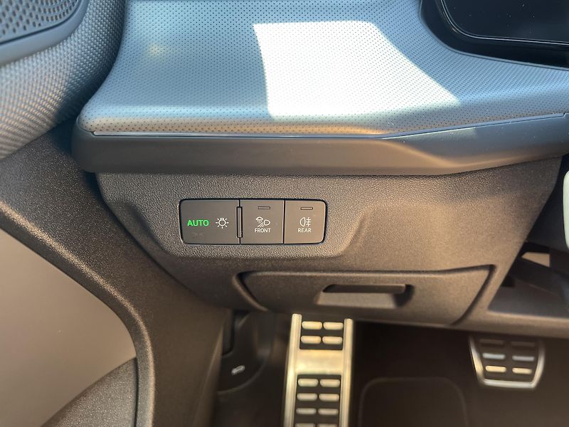 Audi Q3 SB 2.0TDI 110 KW 7DSG - fotka 16 z 26