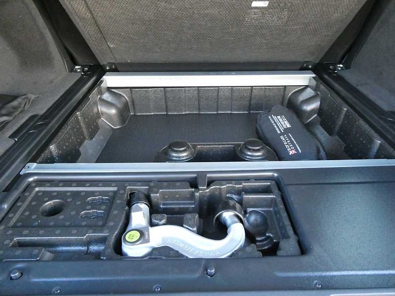 Land Rover Discovery 5 3,0 Gemini D350 - fotka 38 z 44