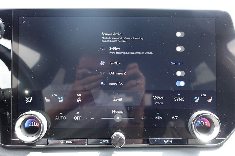 Lexus RX 500h RX500h F Sport Plus - fotka 27 z 39