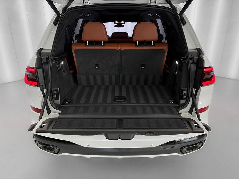 BMW X7 40d xDrive M-PAKET EXCLUSIV PR - fotka 42 z 44