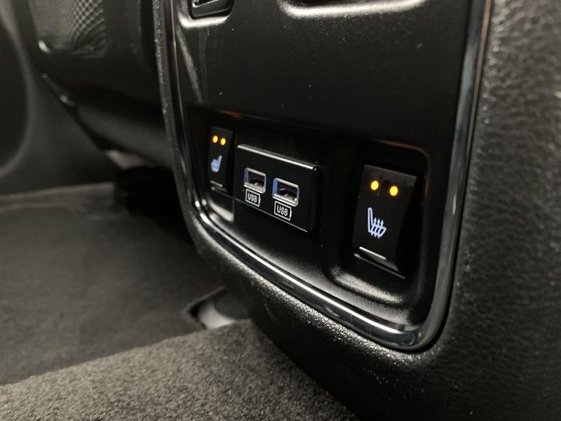 Jeep Grand Cherokee 3.0CRD LIMITED NAVI KAMERA  - fotka 33 z 52
