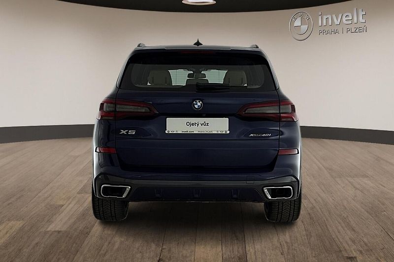 BMW X5 xDrive40i - fotka 4 z 29