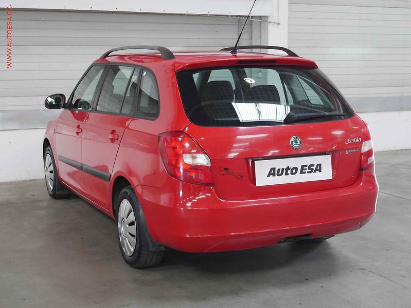 Škoda Fabia (2009) 1.4 i, 2.maj,ČR, TZ - fotka 4 z 15