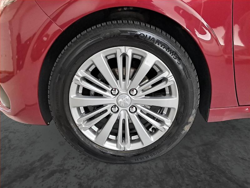 Peugeot 208 (2017) 1.6 BlueHDi, Serv.kniha, Navi - fotka 15 z 17