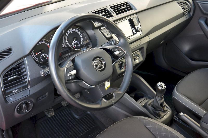 Škoda Fabia (2022) 1.0 TSI 70 kW Ambition PLUS - fotka 11 z 24