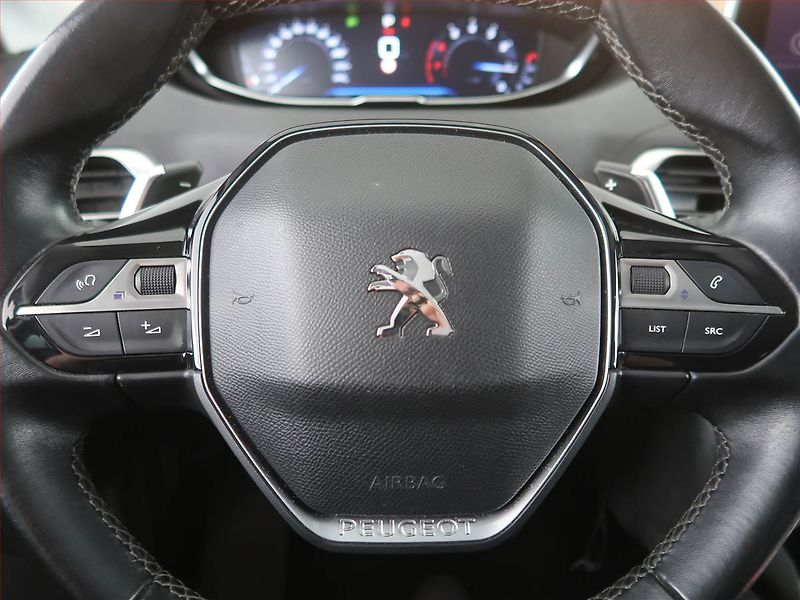Peugeot 3008 (2020) Allure 1.2 PureTech, Automat - fotka 16 z 23
