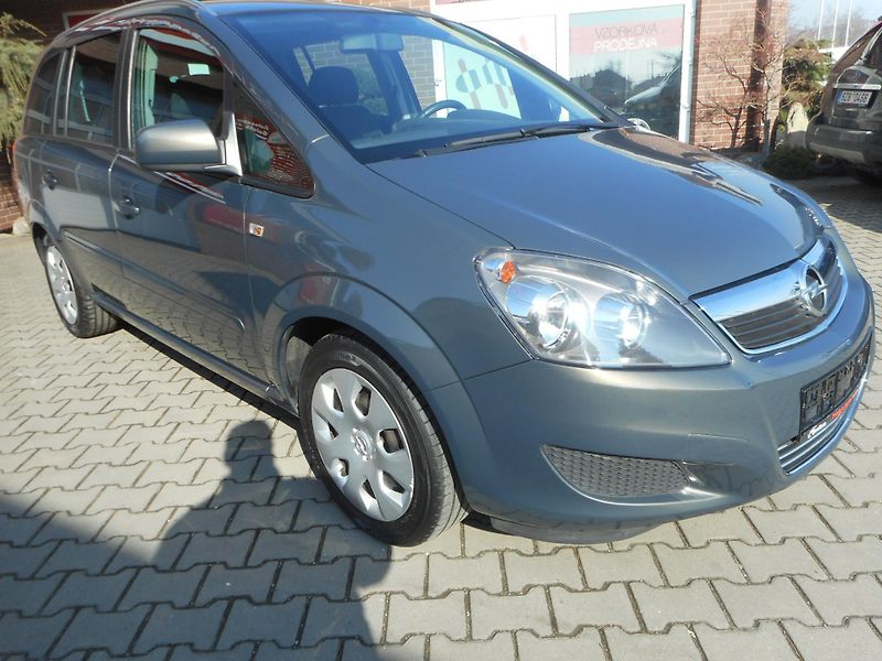 Opel Zafira (2014) 1,8 16v TEMPOMAT, KLIMA,7-míst - fotka 2 z 28
