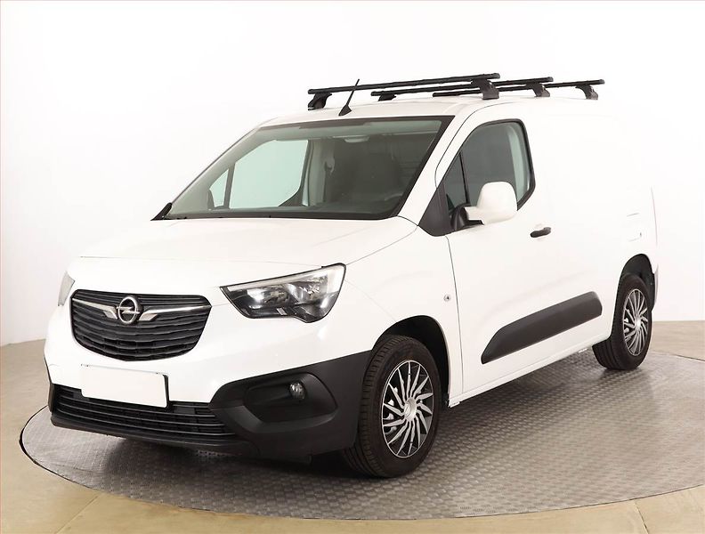 Opel Combo (2021) 1.5 CDTI, SR, 1Maj, DPH - fotka 2 z 13
