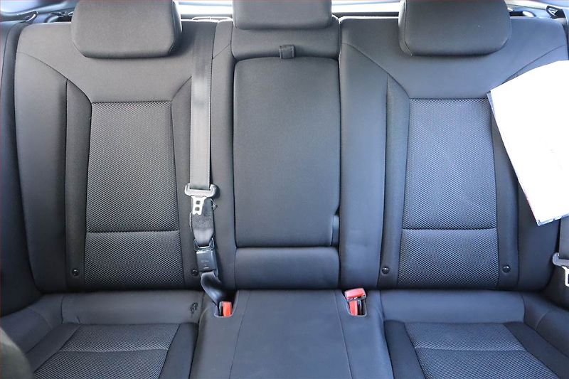 Hyundai i40 (2012) 1.7 CRDi, Serv.kniha, Xenony - fotka 10 z 23