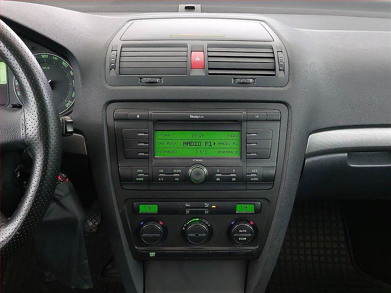 Škoda Octavia (2008) 1.9 TDI, po STK, pěkný stav - fotka 9 z 11