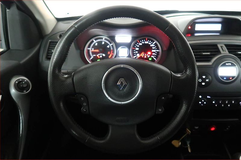 Renault Mégane (2006) 1.9 dCi, po STK, Klima - fotka 14 z 17