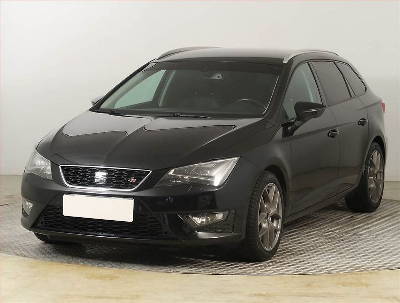Seat Leon (2015) 2.0 TDI FR, Automat, Navi - fotka 2 z 19