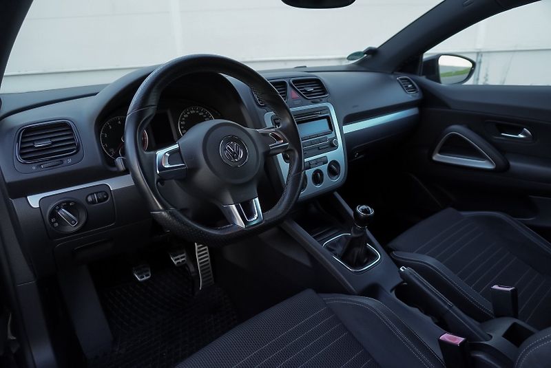 Volkswagen Scirocco 1.4 TSI 90kW - fotka 18 z 28