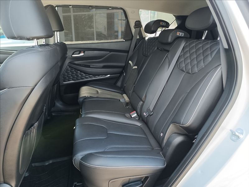 Hyundai Santa Fe 2,2 CRDi, DCT, 4x4 Premium - fotka 9 z 25