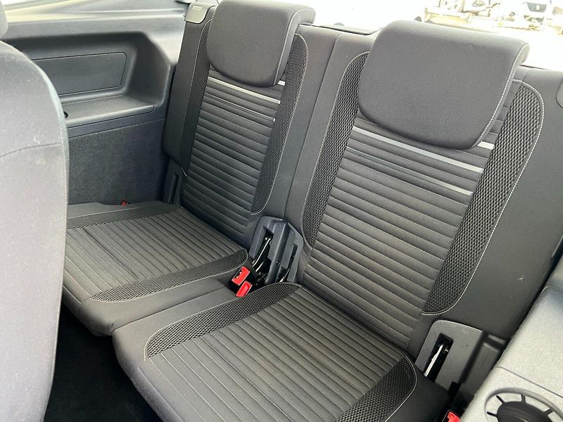 Volkswagen Touran (2014) 1.2TSi 77kW Edice CUP + 7-míst - fotka 20 z 41
