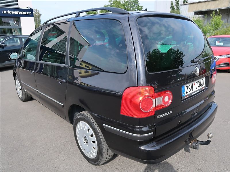 Volkswagen Sharan 1,9 TDi,96kW,7míst,aut.klima - fotka 3 z 24