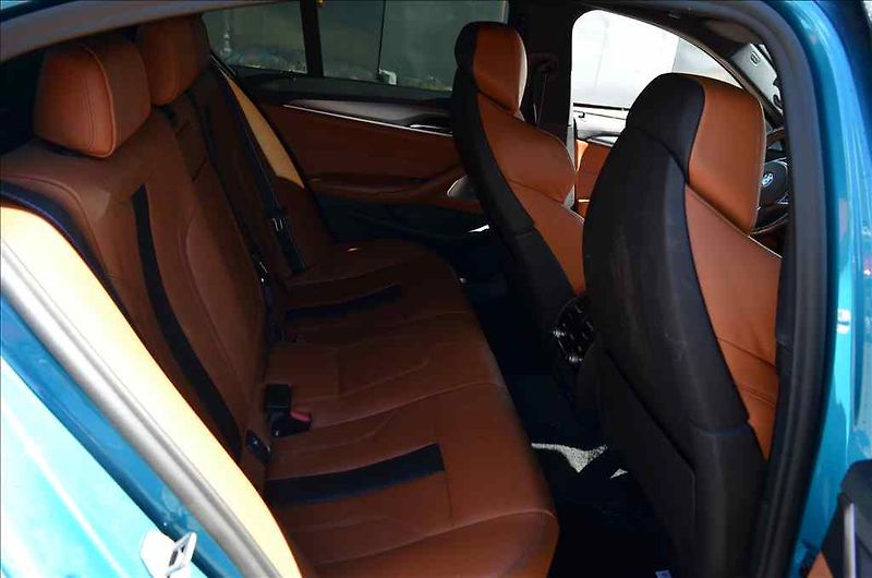 BMW M5 (2021) 4,4 AT - fotka 18 z 19