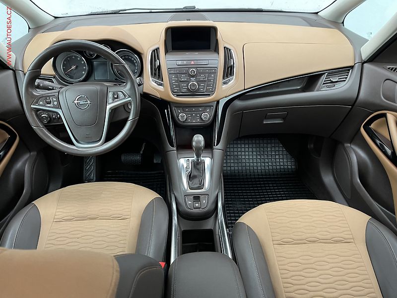 Opel Zafira (2016) 1.4T, ČR, AT, navi, park - fotka 13 z 24