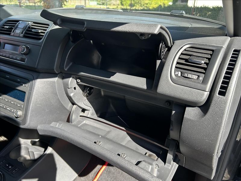 Škoda Roomster 1,2 TSi,Tažné,Nová STK,klima - fotka 29 z 49