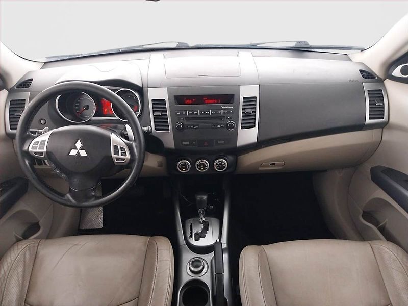 Mitsubishi Outlander (2009) 2.4 MIVEC, LPG, 4X4, Automat - fotka 8 z 21