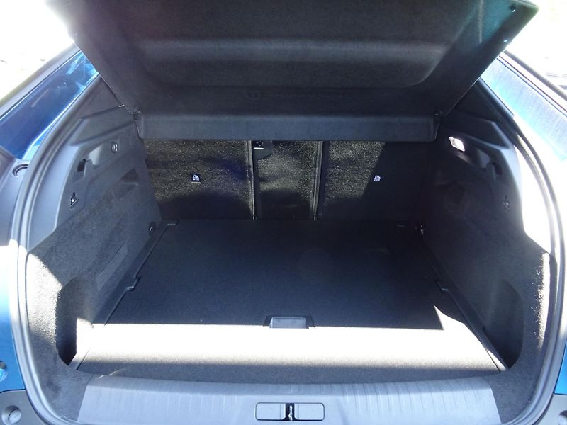 Peugeot 3008 (2025) ALLURE Hybrid 145k e-DCS6 - fotka 15 z 33