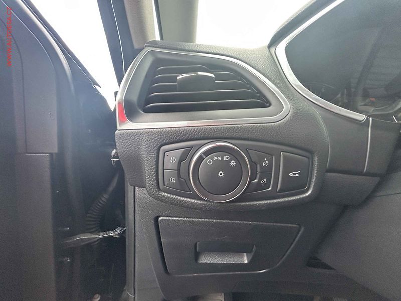 Ford Galaxy (2015) 2.0 TDCI 7míst, ČR, AT - fotka 13 z 19