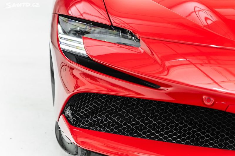 Ferrari SF90 Spider*FULL carbon*metalíza - fotka 26 z 47