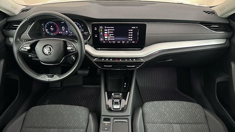 Škoda Octavia 2.0 TDI DSG Style Combi - fotka 8 z 26