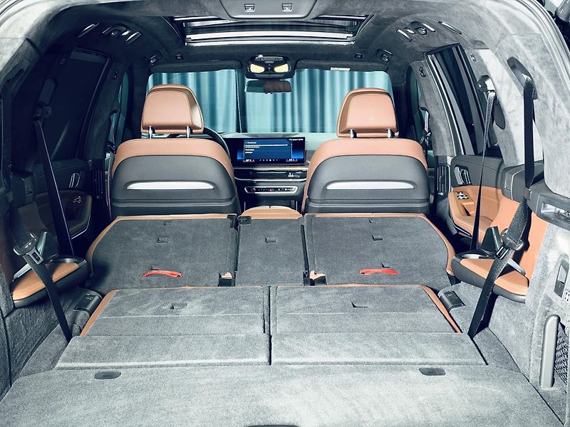 BMW X7 (2026) 40xd*CAR*TAŽ*NEZ.TOP*NAT.NAP* - fotka 51 z 55