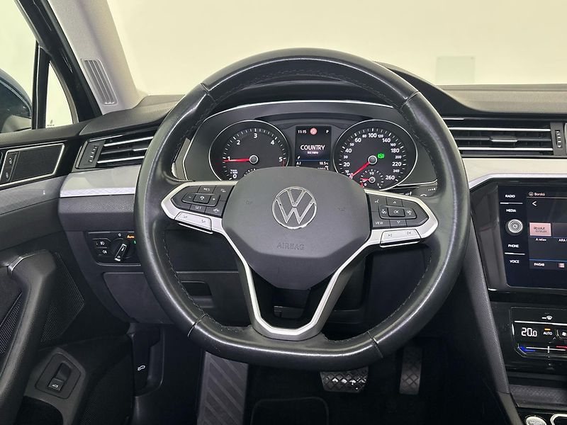 Volkswagen Passat Business DSG - fotka 18 z 31